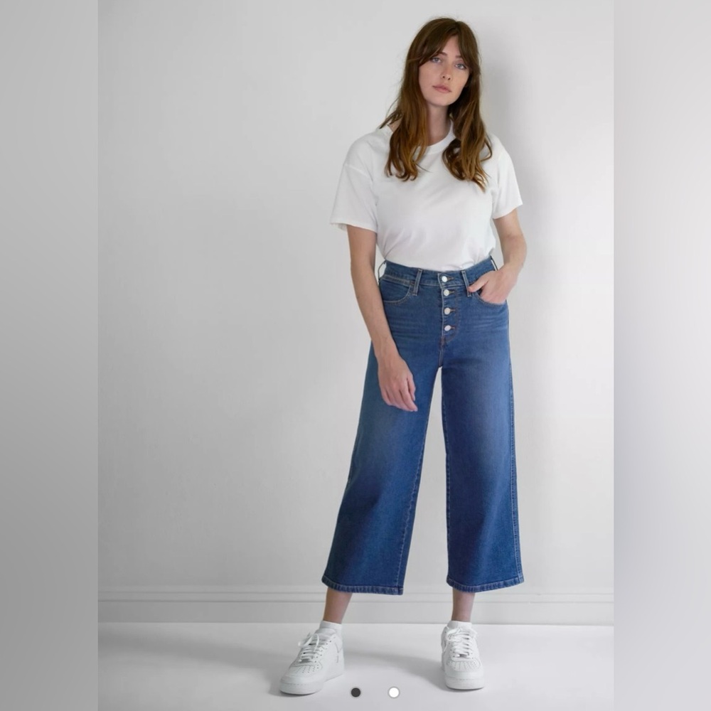 Levi’s High Cropped Wide Leg